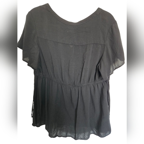 Torrid Black Flutter Sleeve Peplum Blouse Size 0 - Picture 2 of 3